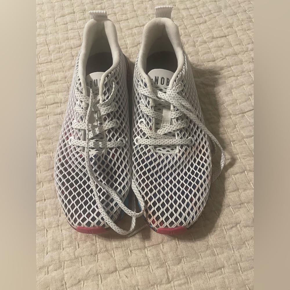 NoBull mesh runner